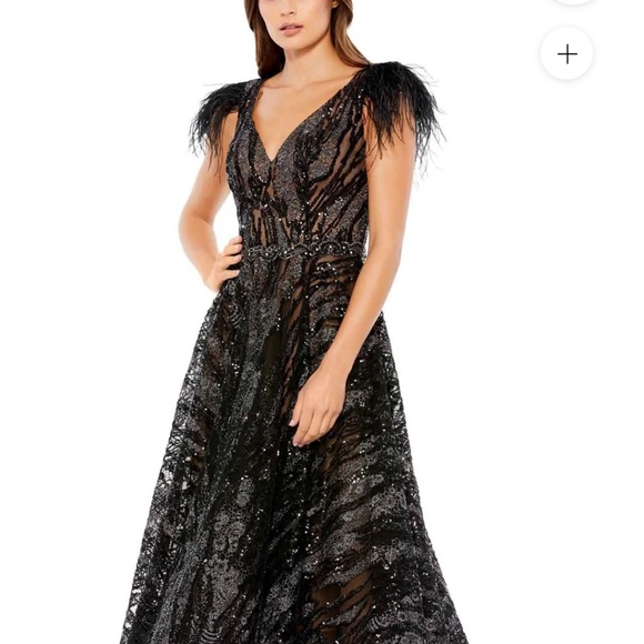 Mac Duggal 79339 , gorgeous black cocktail with feathers on shoulders Size 8 - Picture 4 of 7
